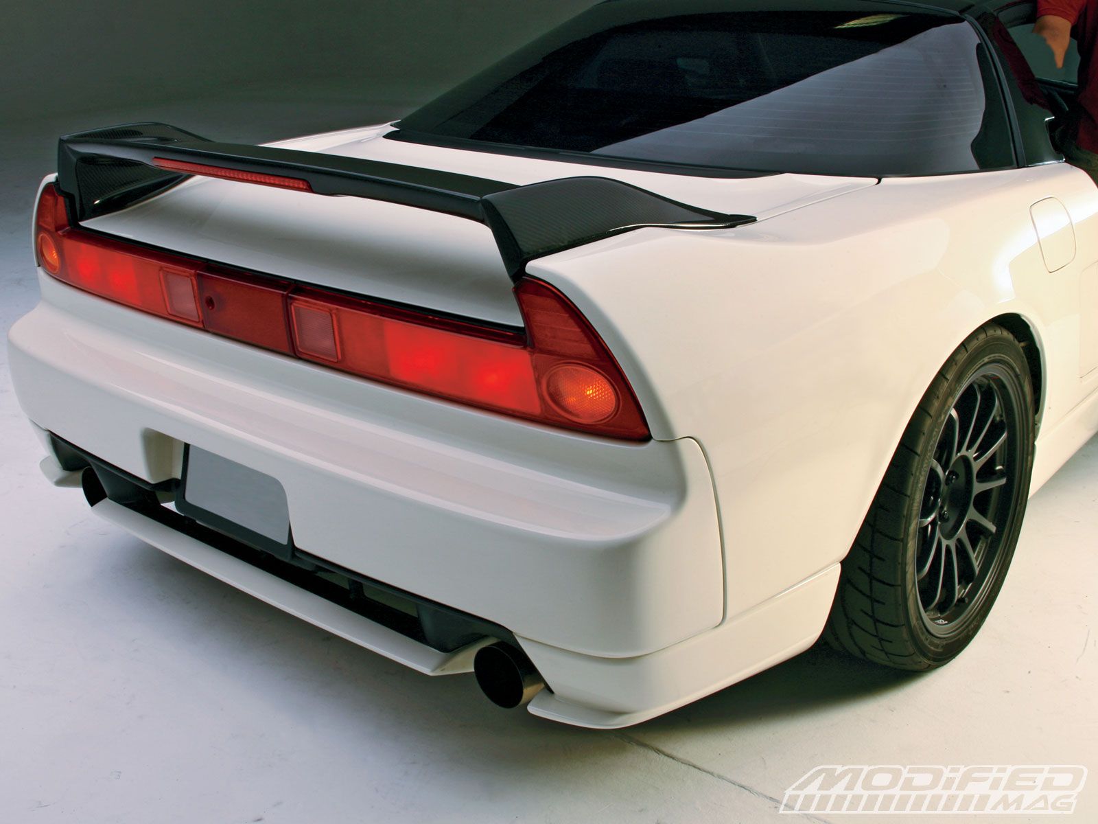 modp_0904_05_o+1991_acura_nsx+rear_view