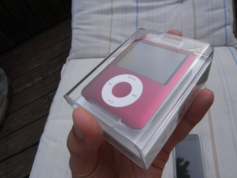 iPod Nano 3G Red Product Box