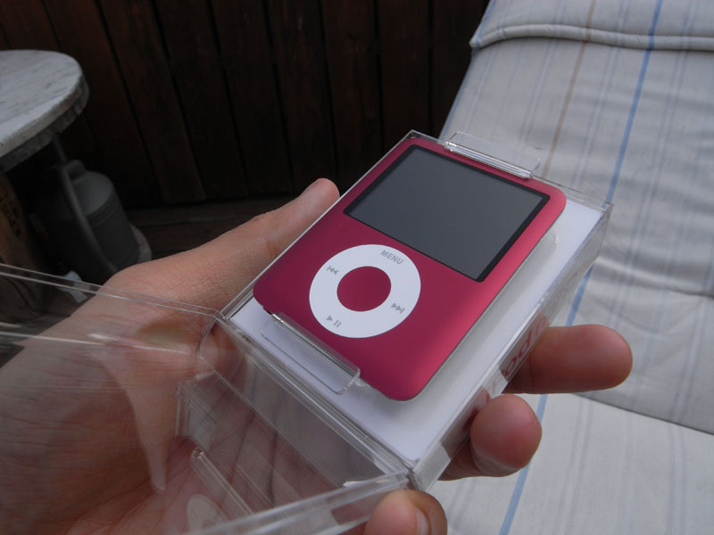 iPod Nano 3G Red Product Box Opening