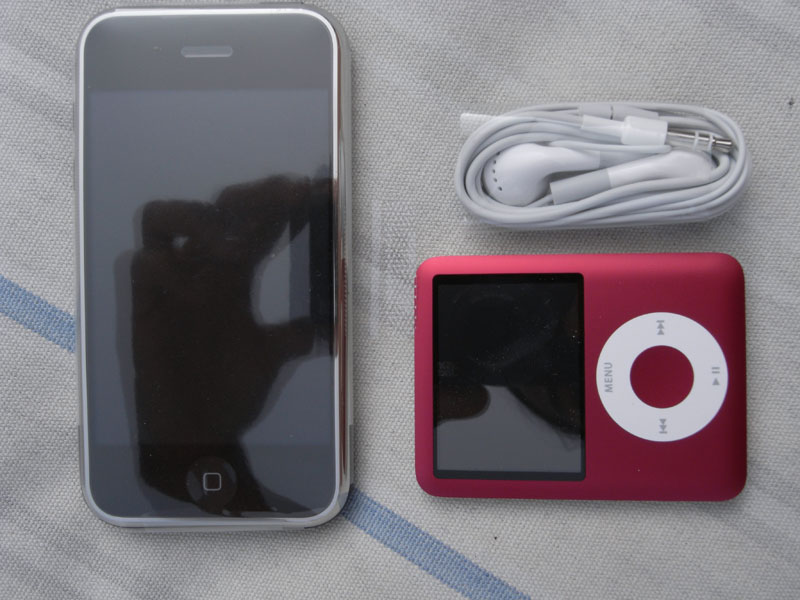 iPod Nano 3G Red Product vs iPhone and Apple headphones
